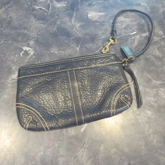 Coach Black Leather Wristlet with Brass Grommet Lace-Up Detail – Gently Used (B1 - Picture 3 of 4